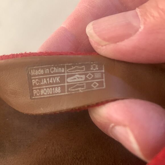 Vionic Red Sandals  - Picture 5 of 7